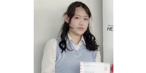 Tianyue Luo aus der 8f wird Kreissiegerin im Mathewettbewerb